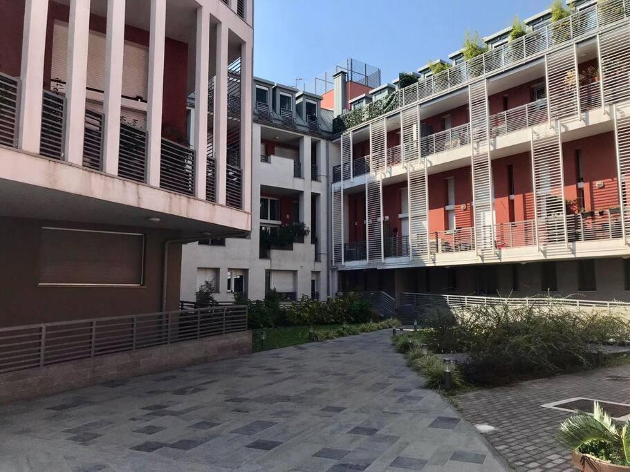 Comodo Bilocale Nuovo Milano Apartment Exterior foto